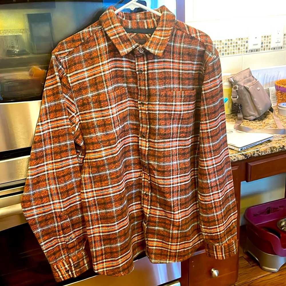 Men’s Prana heavy plaid shirt.